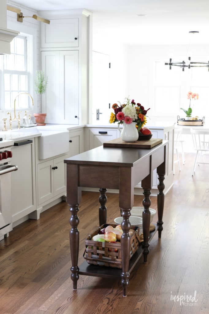 Bayberry Kitchen Remodel Reveal - Kitchen Makeover Kitchen Design #kitchen #makeover #remodel #traditional #modern #country #design #decorating