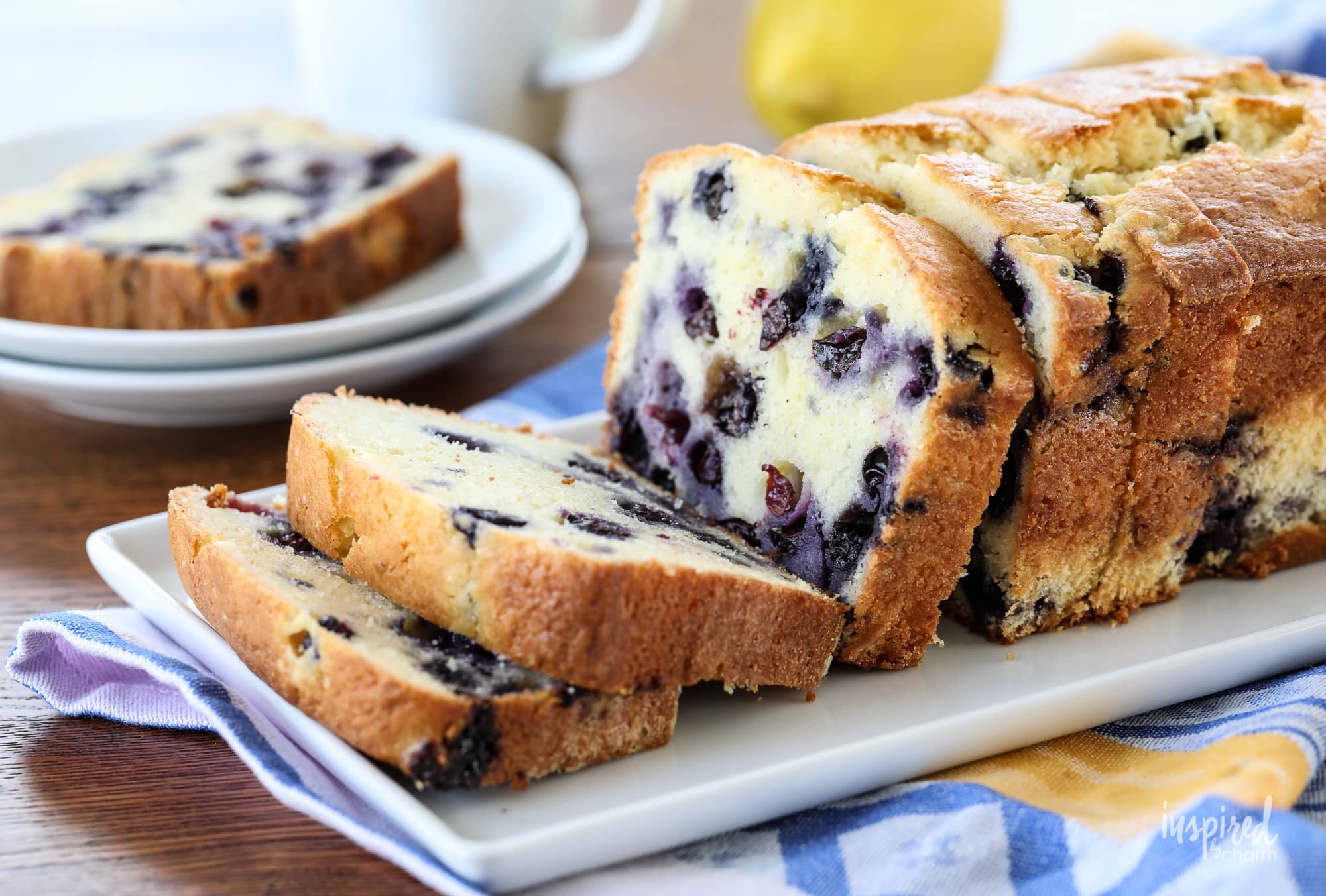 Delicious and Easy Lemon and Blueberry Bread #quickbread #lemon #blueberry #bread #dessert #recipe