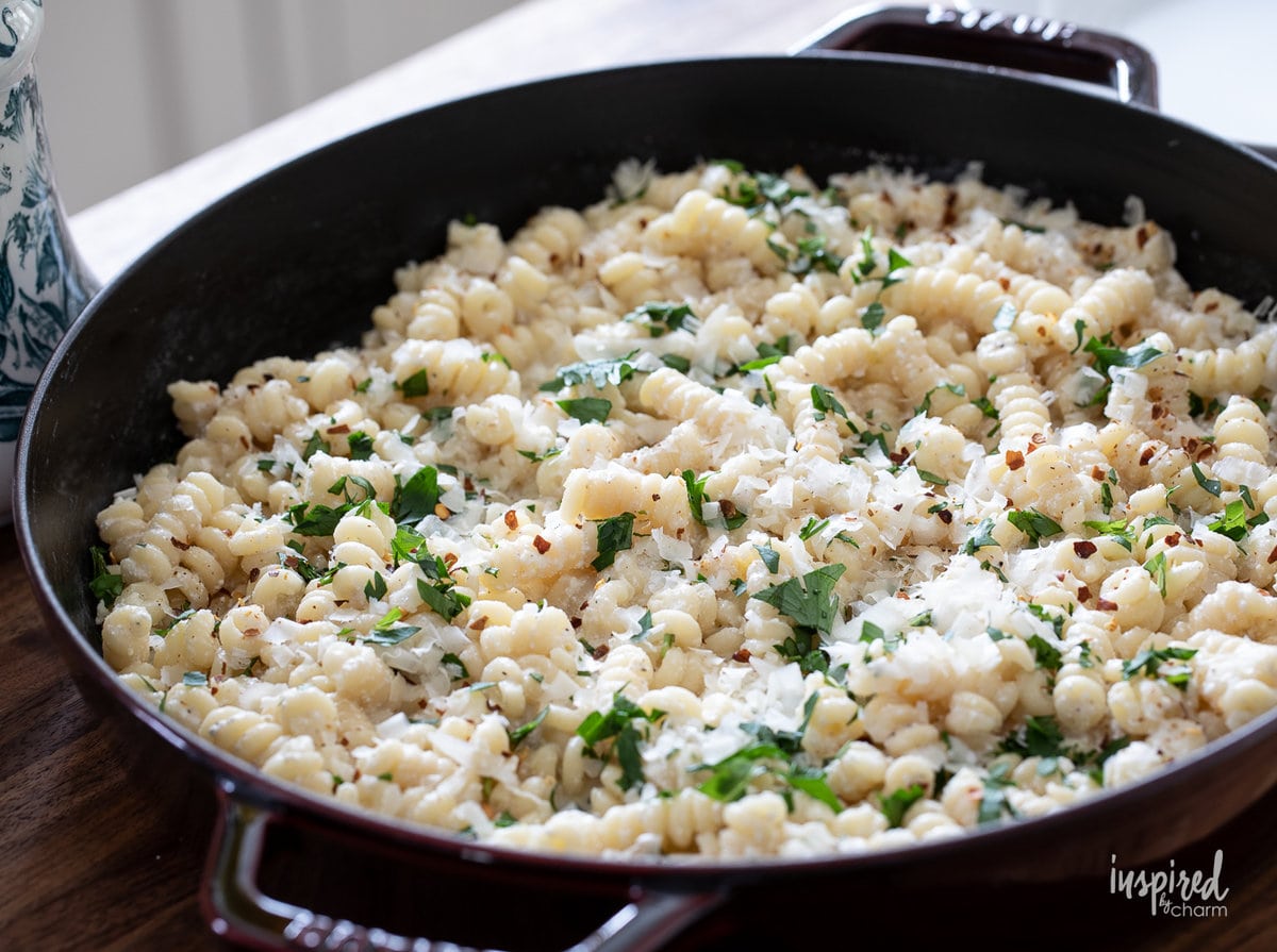 full pan of lemon ricotta pasta in a pan.