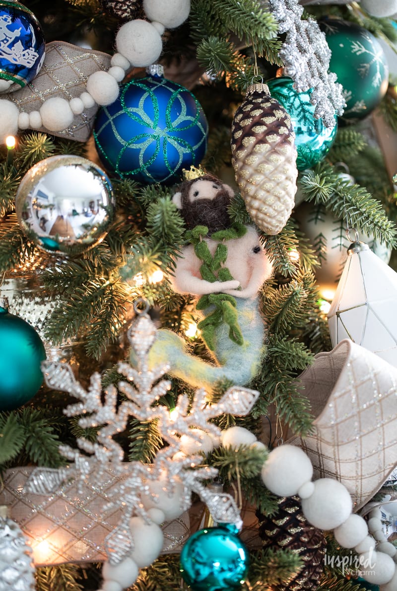 Blue, Green, and White Living Room Christmas Tree #christmastree #christmas #holiday #tree #decor #decorating #livingroom #christmasdecor