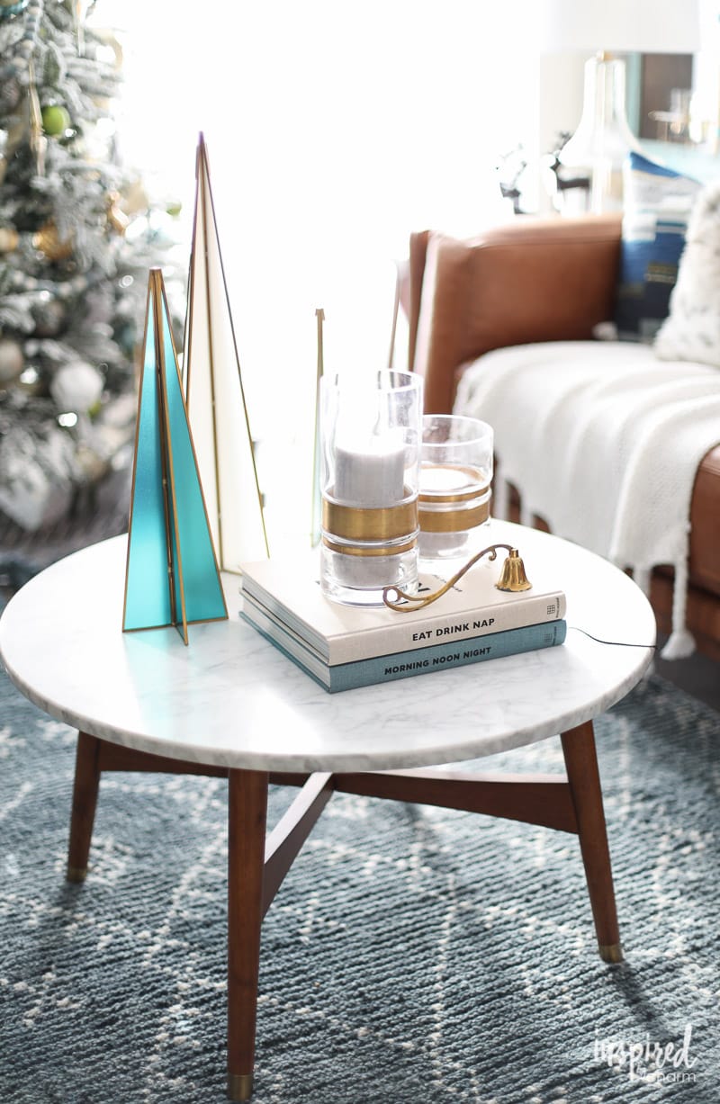 Apartment Living Room Christmas Decor Ideas