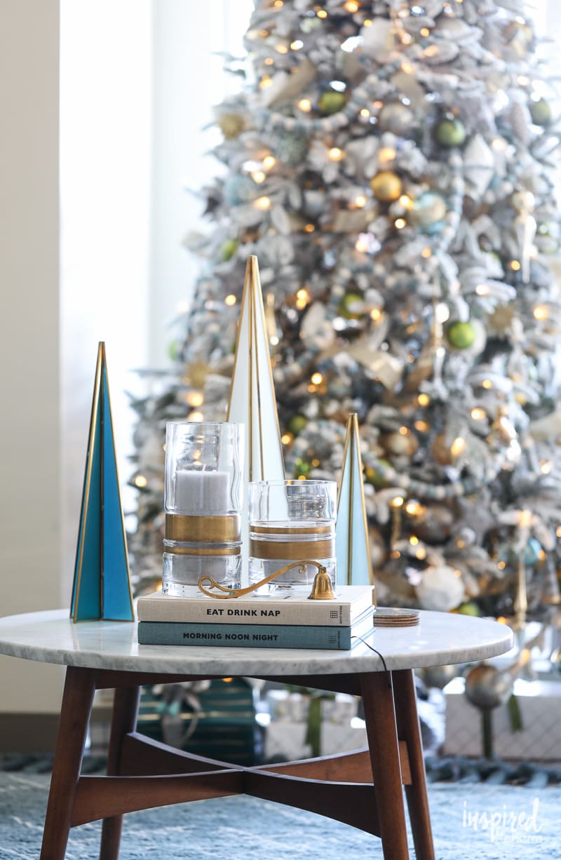 Modern Christmas Living Room Decorating Ideas