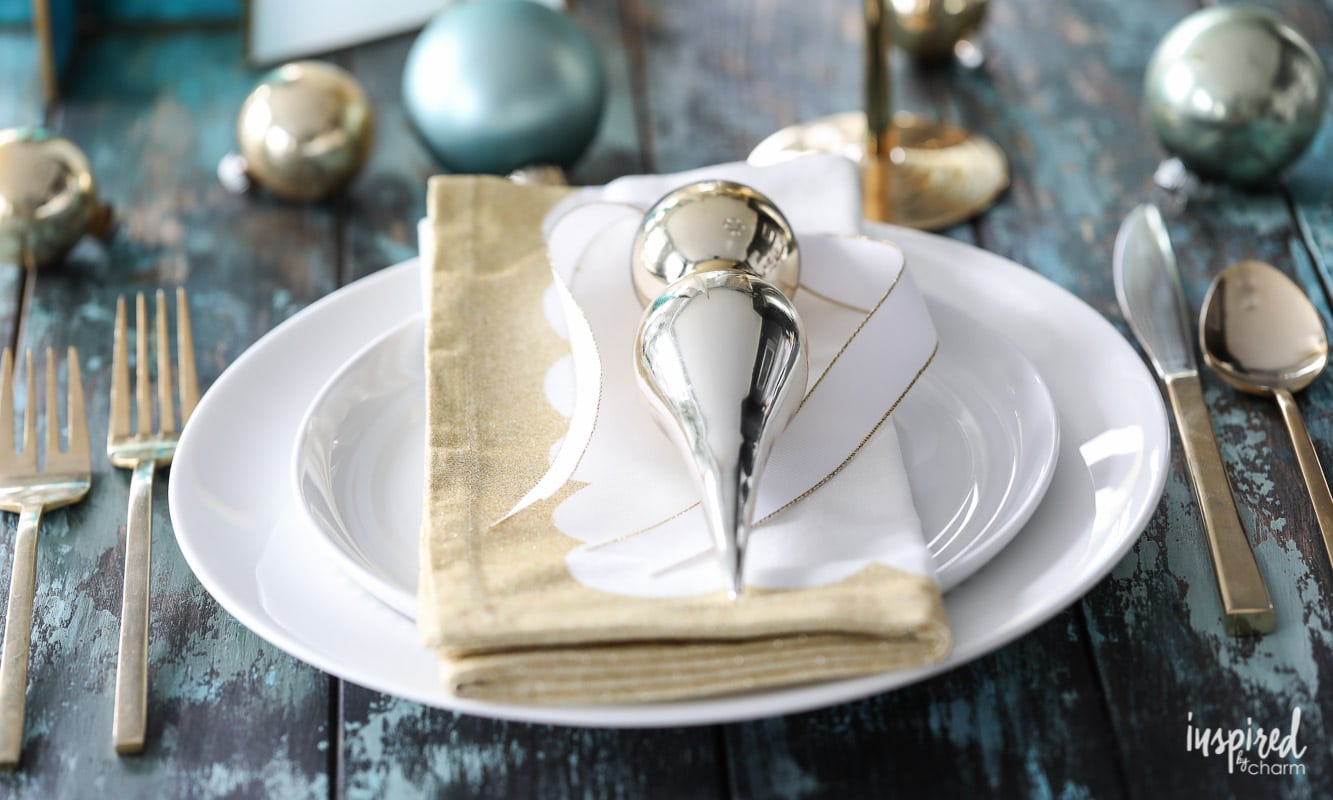 Modern Aqua and Gold Christmas Table Setting Ideas