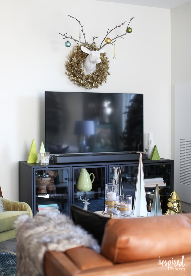 Apartment Living Room Christmas Decor Ideas