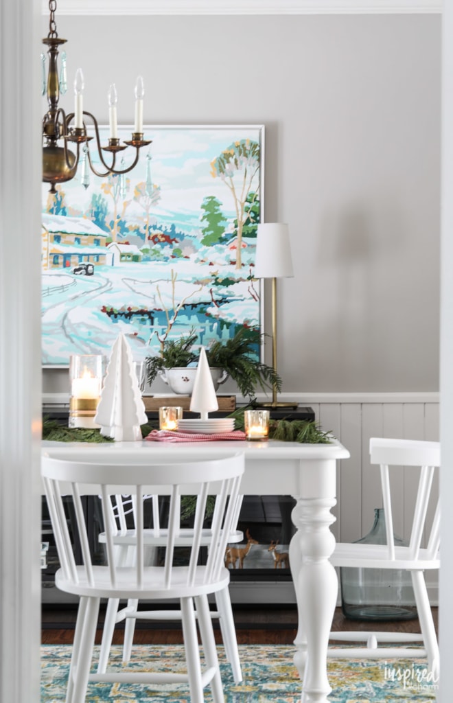 Christmas at Bayberry House - Holiday Home Tour with color Christmas Decoration ideas. #christmas #holiday #home #decor #decorations #christmastree