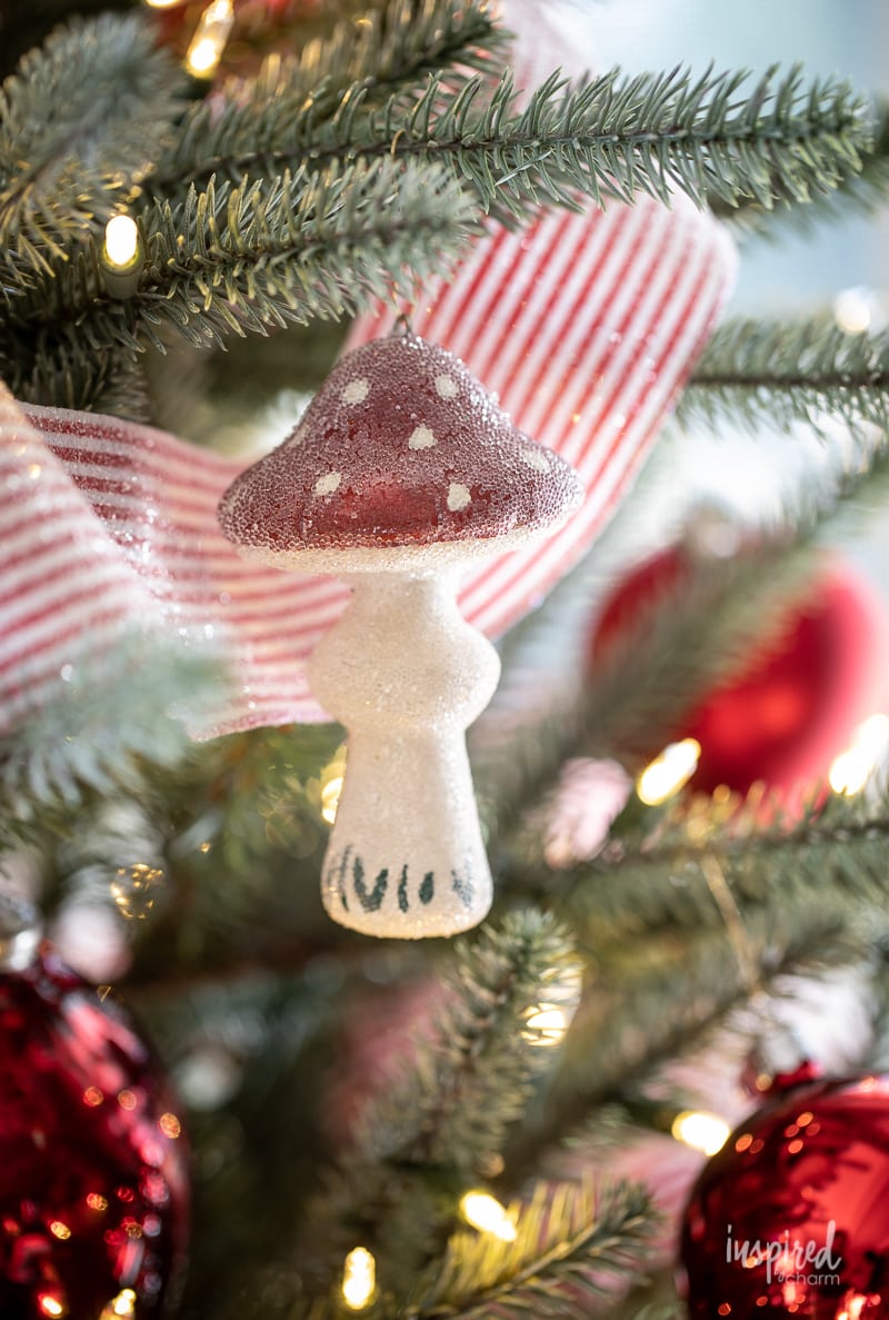 Christmas In my Bulters Pantry #kitchen #christmas #decor #holiday #pantry #decorating #santamugs
