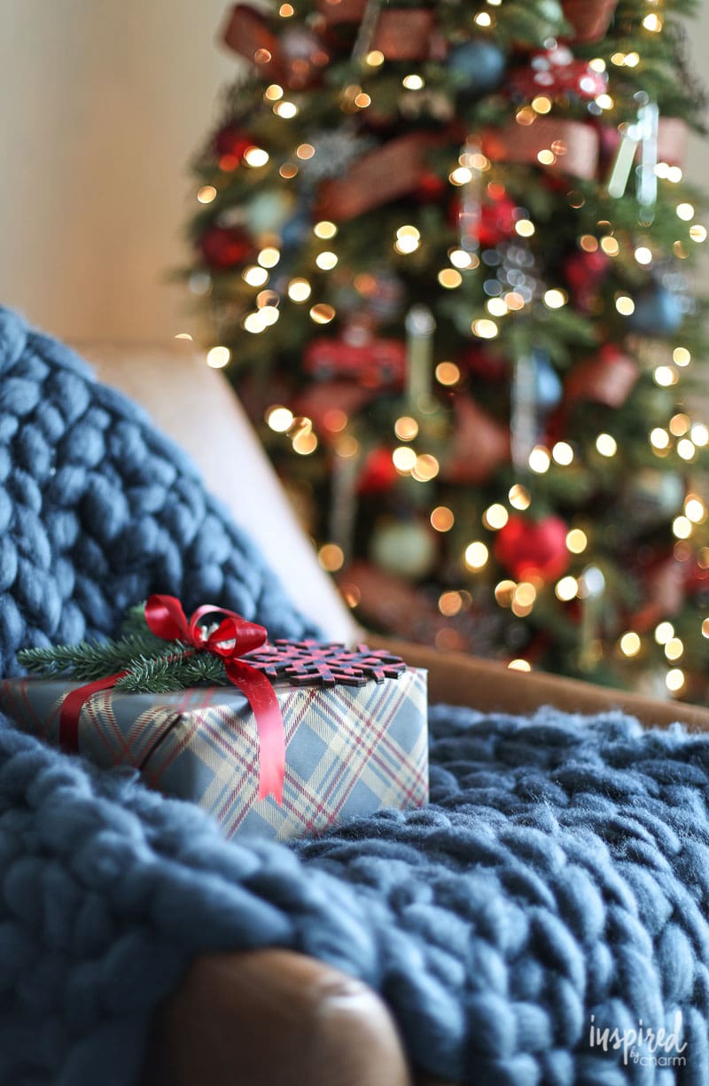 Christmas Decorating Rustic Modern Christmas Tree