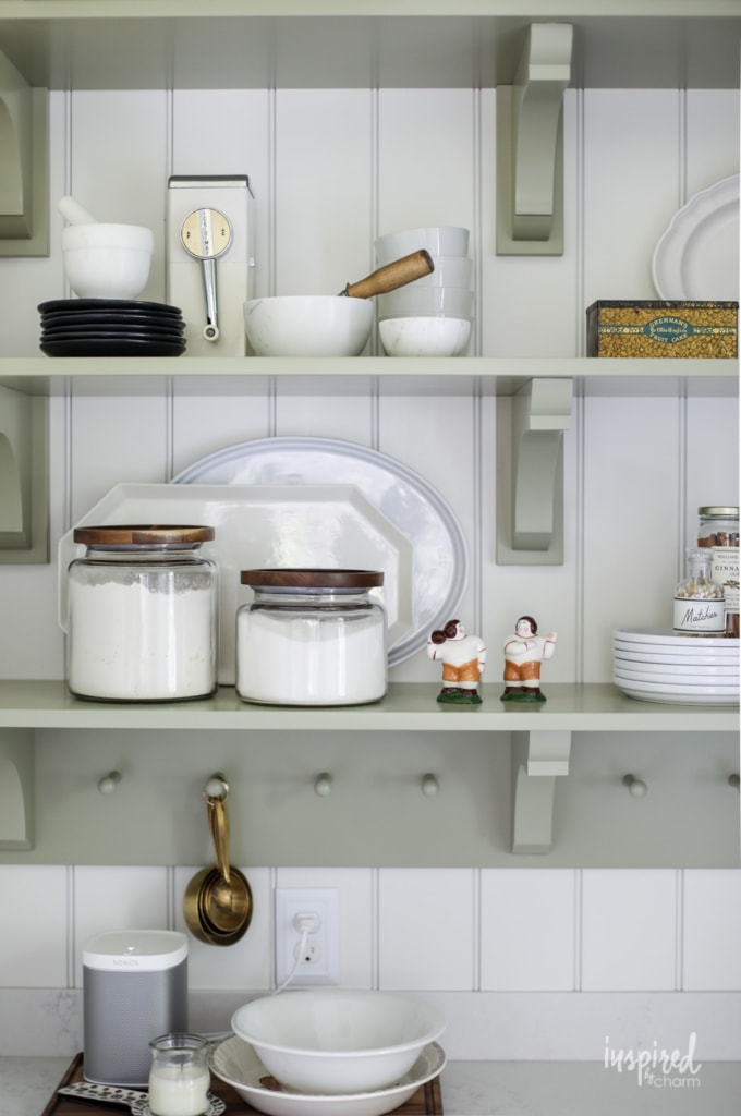 Bayberry Kitchen Remodel Reveal - Kitchen Makeover Kitchen Design #kitchen #makeover #remodel #traditional #modern #country #design #decorating