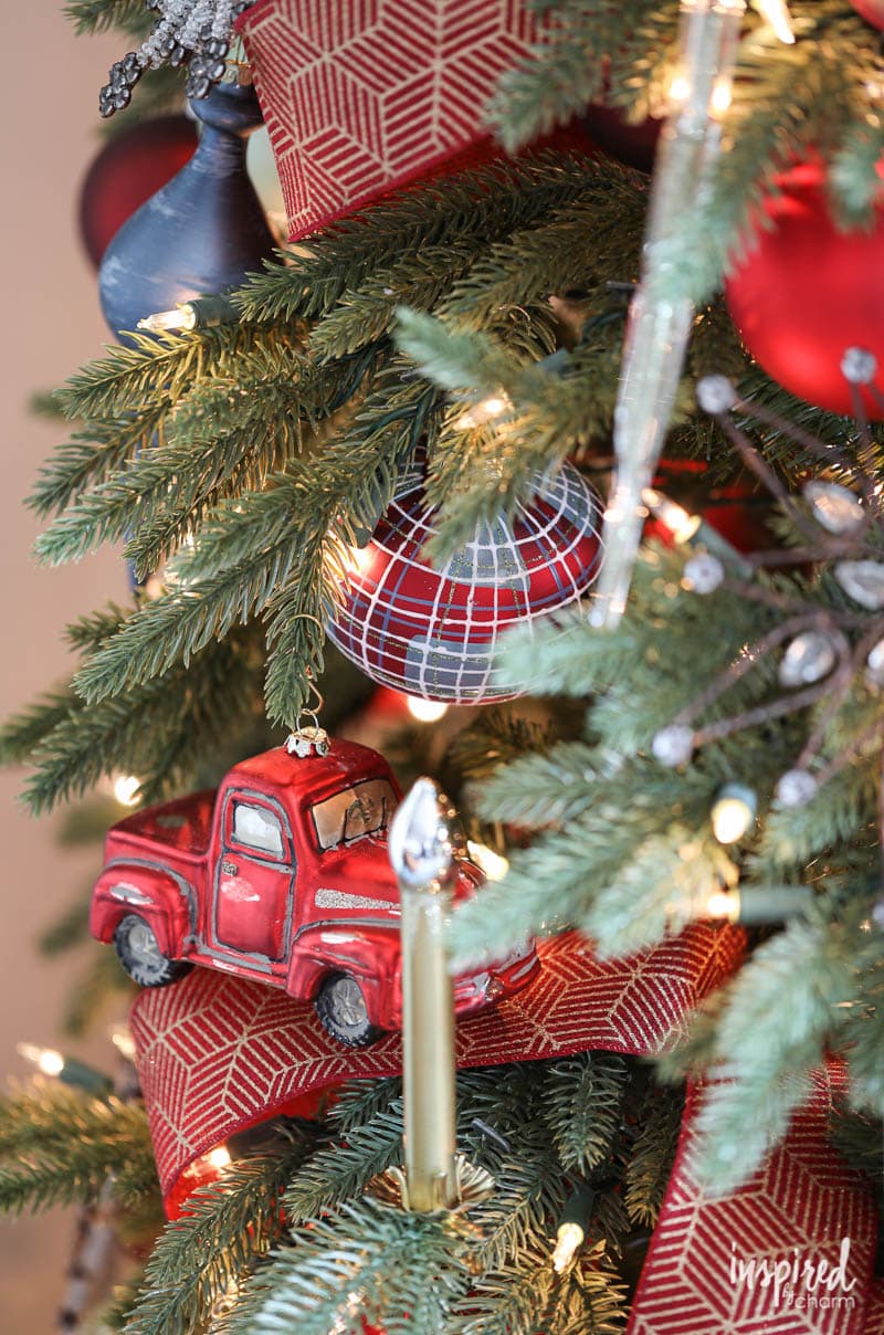 Plaid Ornaments for Rustic Modern Christmas Tree