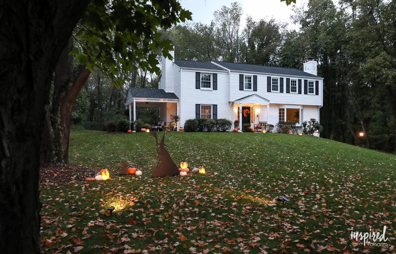 Outdoor Halloween Decorations and My Porch at Night #halloween #fall #decor #decorations #outdoor #porch