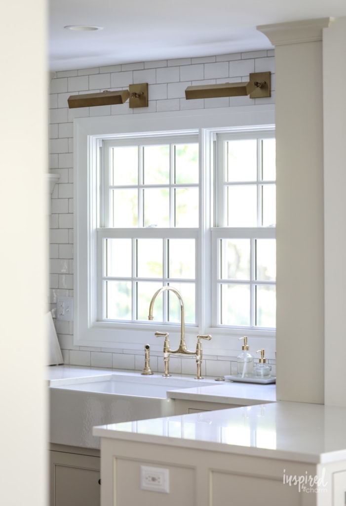 Bayberry Kitchen Remodel Reveal - Kitchen Makeover Kitchen Design #kitchen #makeover #remodel #traditional #modern #country #design #decorating