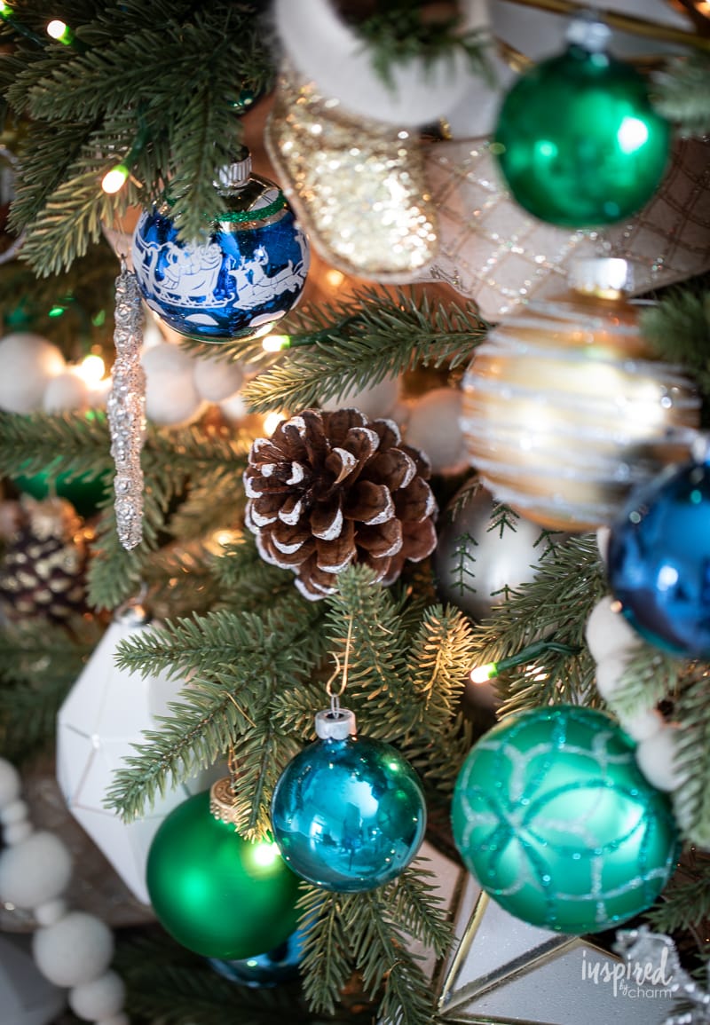 Blue, Green, and White Living Room Christmas Tree #christmastree #christmas #holiday #tree #decor #decorating #livingroom #christmasdecor