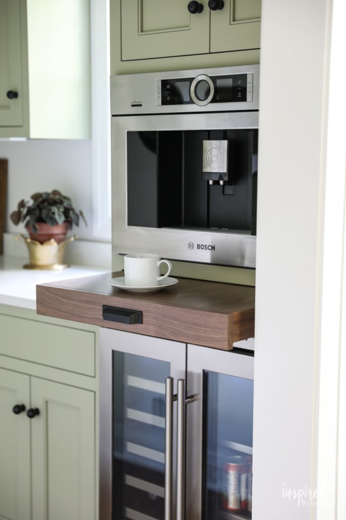 Bayberry Kitchen Remodel Reveal - Kitchen Makeover Kitchen Design #kitchen #makeover #remodel #traditional #modern #country #design #decorating