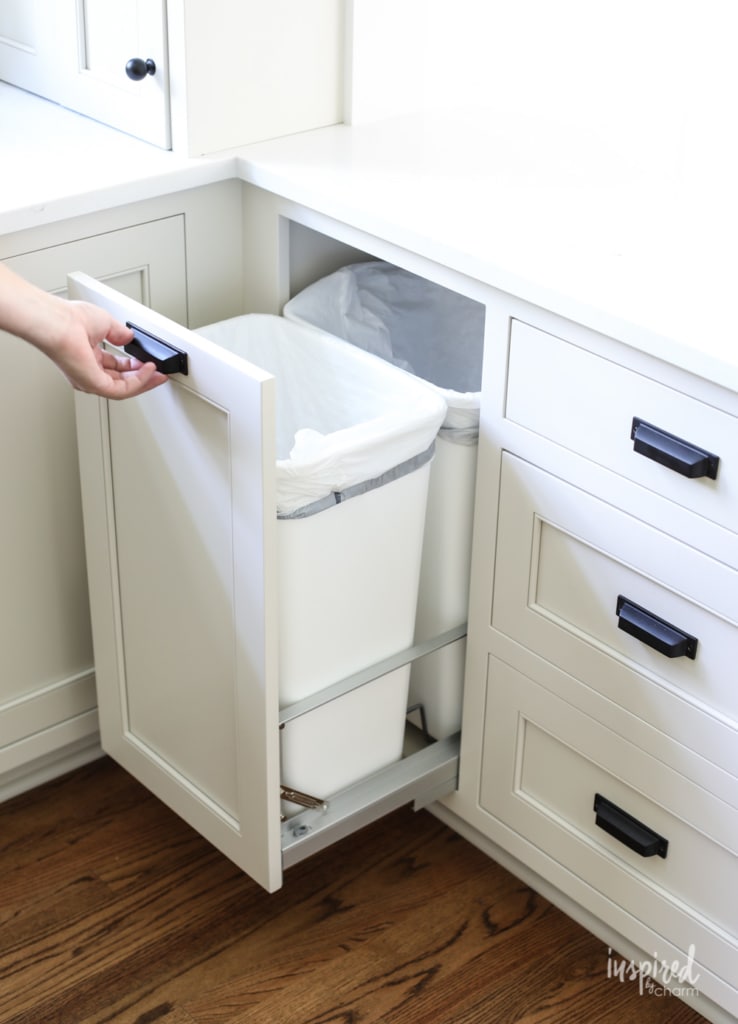 Bayberry Kitchen Remodel Reveal - Kitchen Makeover Kitchen Design #kitchen #makeover #remodel #traditional #modern #country #design #decorating