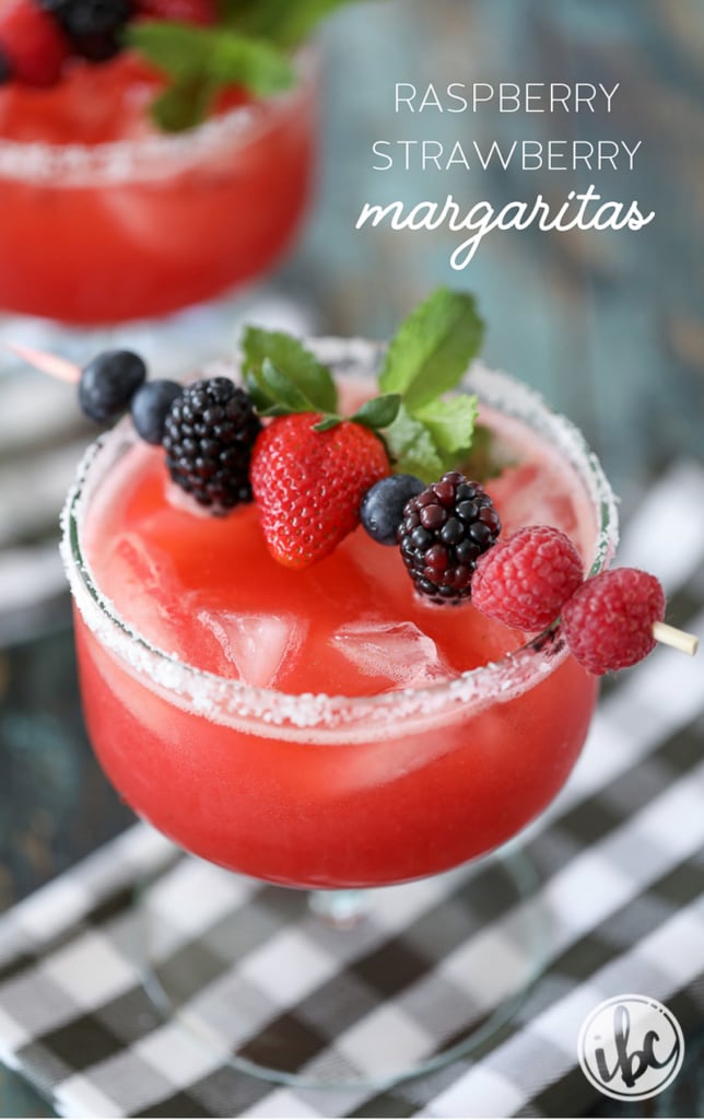 These Raspberry Strawberry Margaritas are a delicious summer cocktail recipes! #strawberry #margarita #cocktail #recipe