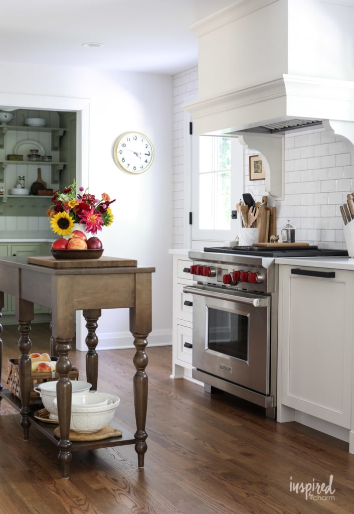 Bayberry Kitchen Remodel Reveal - Kitchen Makeover Kitchen Design #kitchen #makeover #remodel #traditional #modern #country #design #decorating