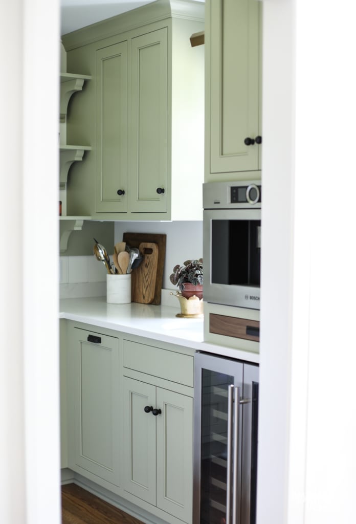 Bayberry Kitchen Remodel Reveal - Kitchen Makeover Kitchen Design #kitchen #makeover #remodel #traditional #modern #country #design #decorating