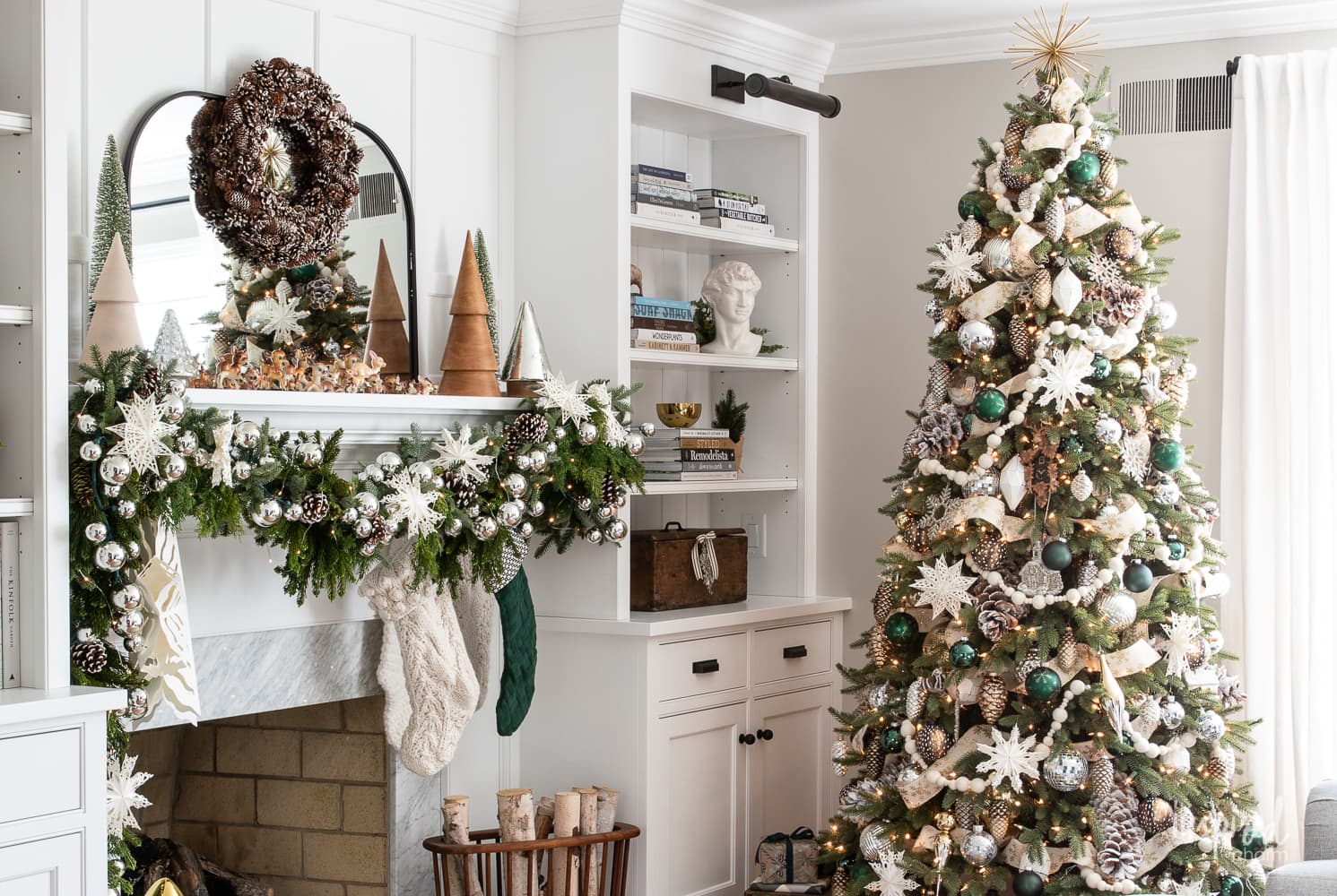 Snowy Pinecone Christmas Tree #christmastree #christmas #pinecone #green #neautral #winterwonderland #decor #tree #decorations