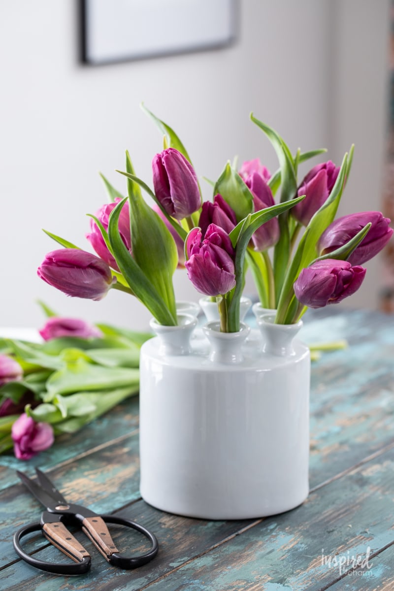 tulipiere wtih tulips