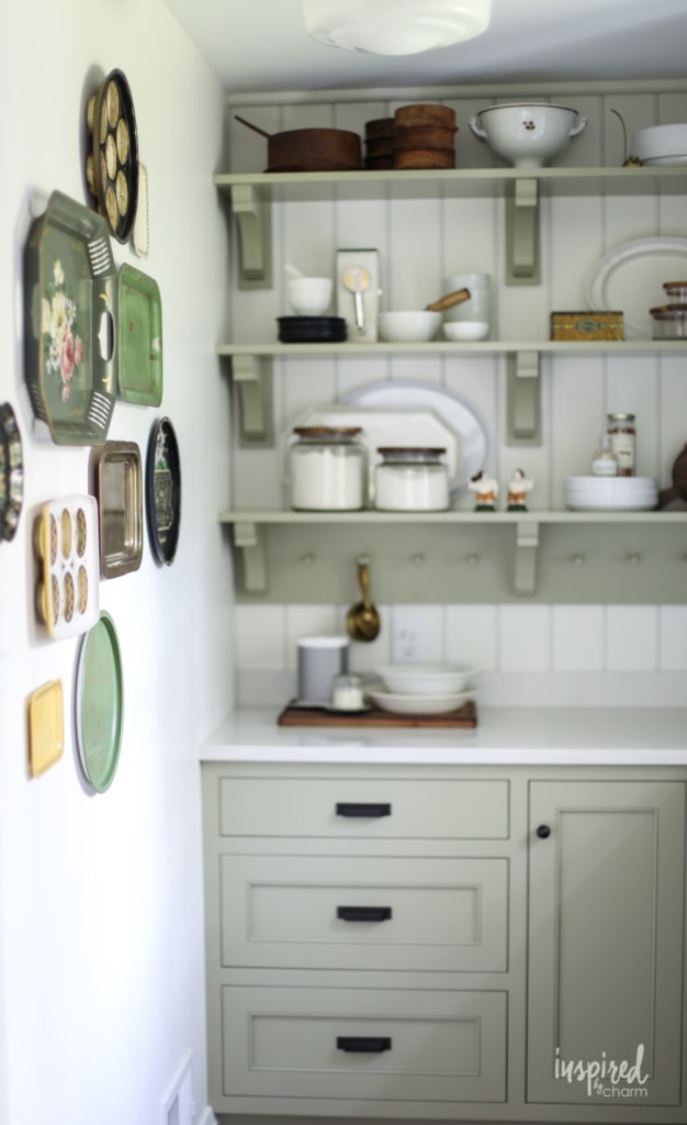 Bayberry Kitchen Remodel Reveal - Kitchen Makeover Kitchen Design #kitchen #makeover #remodel #traditional #modern #country #design #decorating