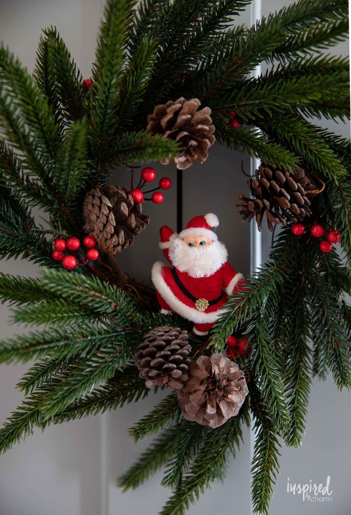 vintage santa in wreath.