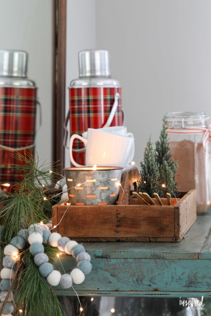 Christmas at Bayberry House - Holiday Home Tour with color Christmas Decoration ideas. #christmas #holiday #home #decor #decorations #christmastree