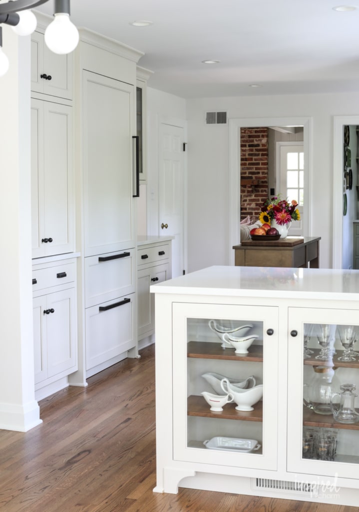 Bayberry Kitchen Remodel Reveal - Kitchen Makeover Kitchen Design #kitchen #makeover #remodel #traditional #modern #country #design #decorating