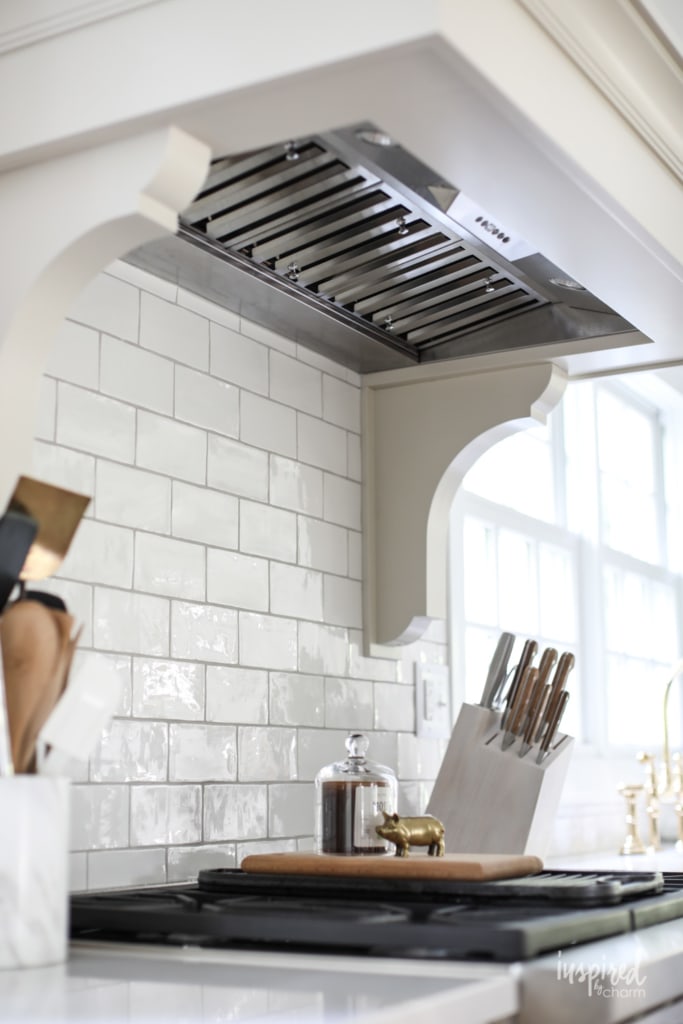 Bayberry Kitchen Remodel Reveal - Kitchen Makeover Kitchen Design #kitchen #makeover #remodel #traditional #modern #country #design #decorating